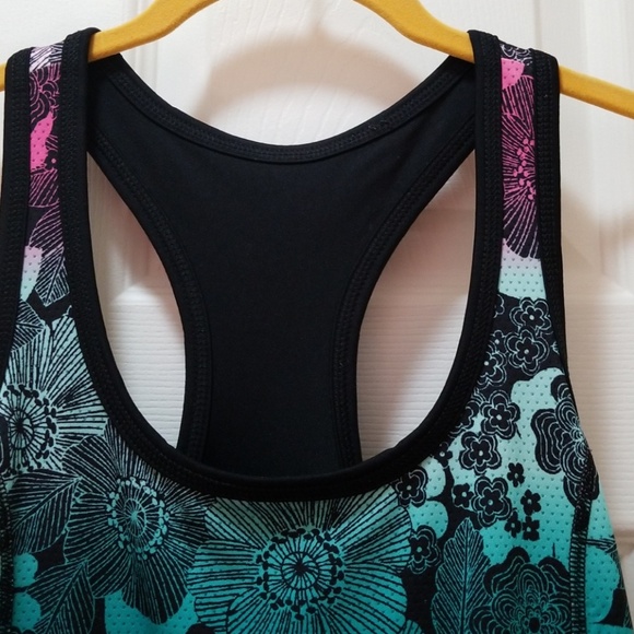 Fila Floral Workout Top - Picture 3 of 5